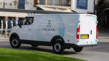 B-ON Pelkan - rear